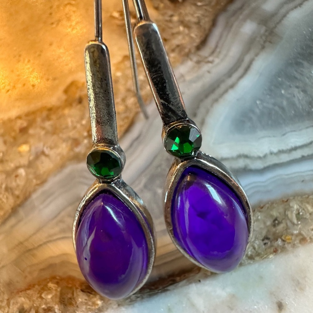 3188 Vibrant Purple and Green Glass Stone Earrings
